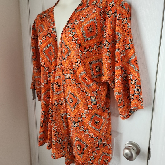 EUC LuLaRoe Geometric Lindsay - Picture 3 of 4